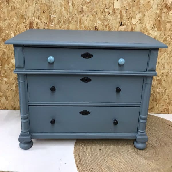 grijs blauwe meubelverf fusion mineral paint blue pine