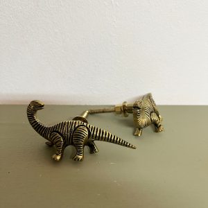 meubelknop meubel pimpen dinosaurus diplodocus messing goud